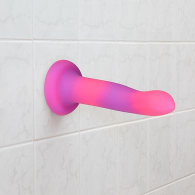 Фалоімітатор, що світиться в темряві, ADDICTION Rave 8″, Glow in the Dark Dildo Pink Purple, 20,3 см SO6850 фото